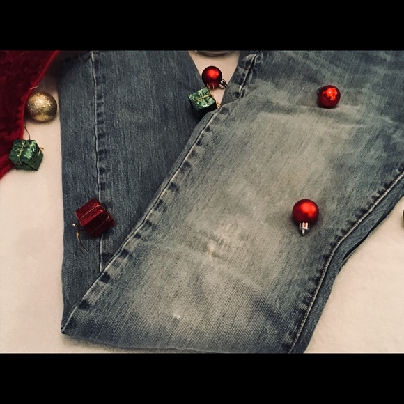 “AEROPOSTALE” EXTREMELY Distressed men’s jeans. - Picture 5 of 8